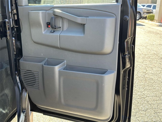 Vehicle image 26 of 29