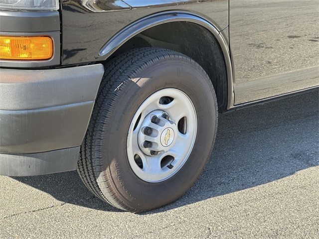 Vehicle image 7 of 29