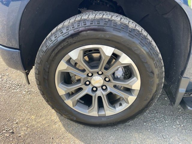 Vehicle image 20 of 28