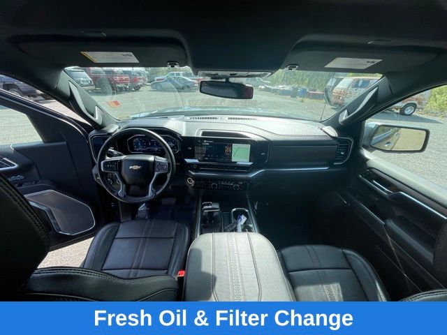 Vehicle image 11 of 28
