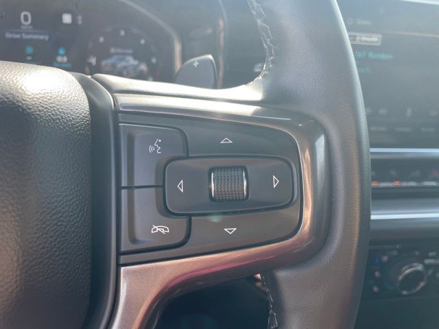 Vehicle image 27 of 28