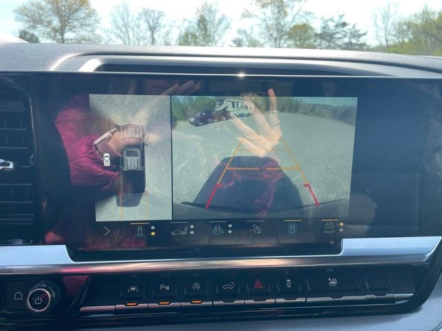 Vehicle image 13 of 28