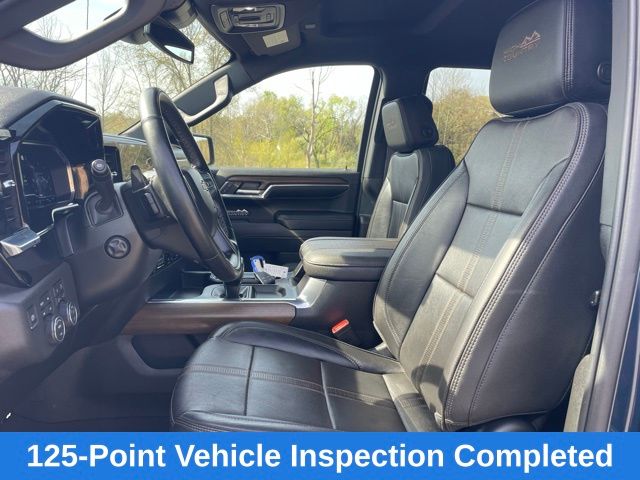 Vehicle image 10 of 28