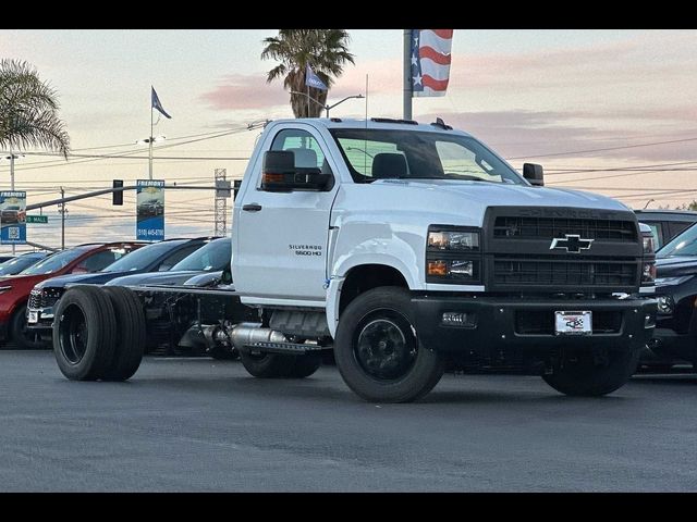 2023 Chevrolet Silverado MD LT