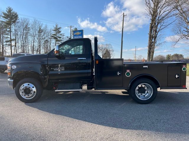 2023 Chevrolet Silverado MD LT