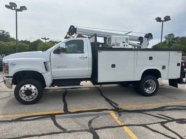 2023 Chevrolet Silverado MD LT