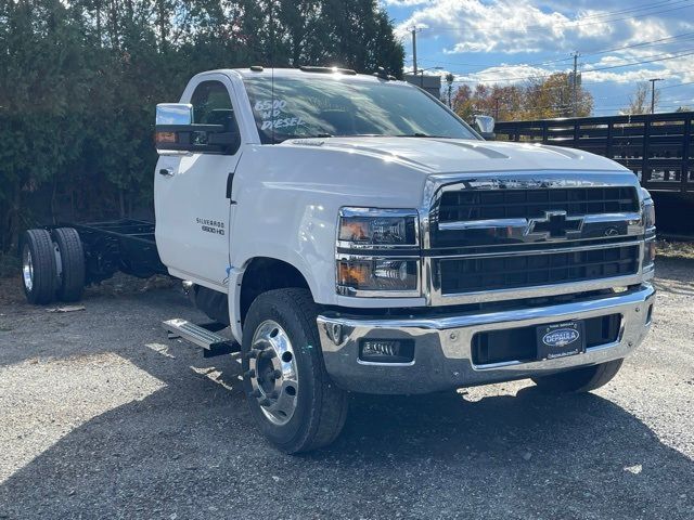 2023 Chevrolet Silverado MD LT