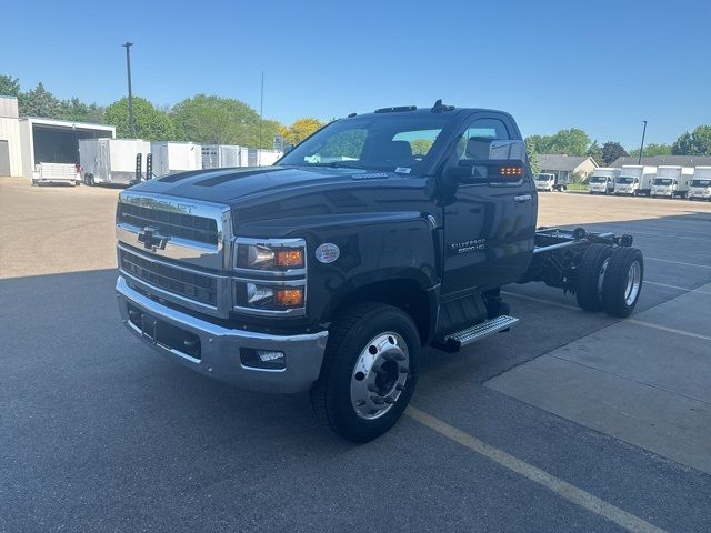 2023 Chevrolet Silverado MD LT