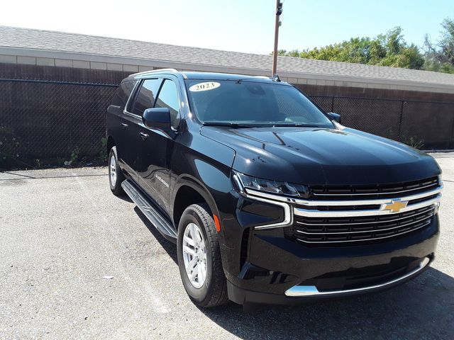 2023 Chevrolet Suburban LT