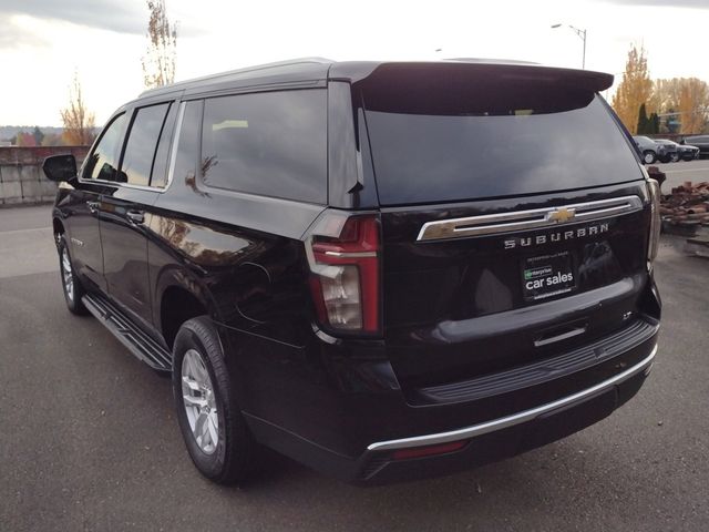 2023 Chevrolet Suburban LT