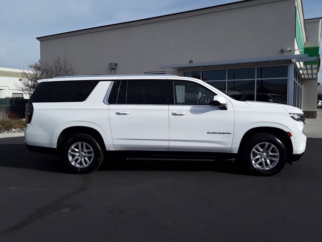 2023 Chevrolet Suburban LT