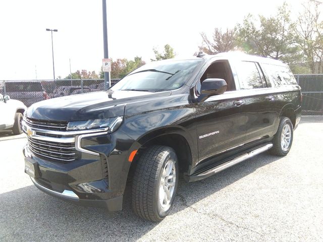 2023 Chevrolet Suburban LT