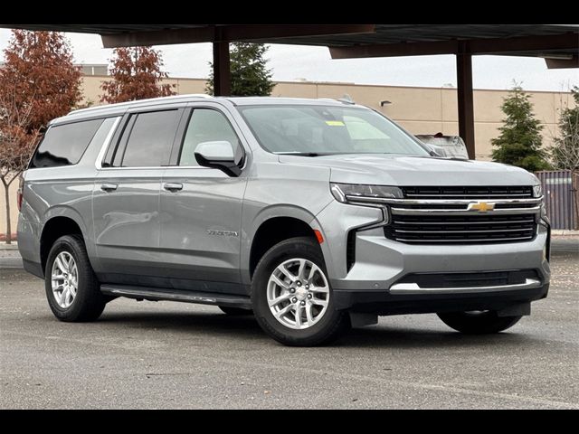 2023 Chevrolet Suburban LT