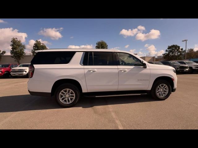 2023 Chevrolet Suburban LT