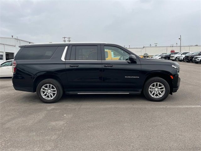 2023 Chevrolet Suburban LT