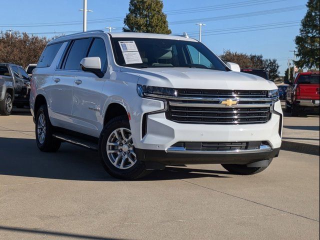 2023 Chevrolet Suburban LT