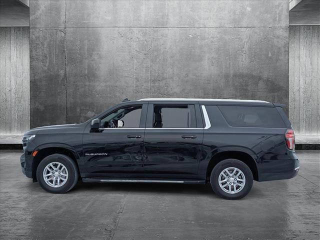 2023 Chevrolet Suburban LT