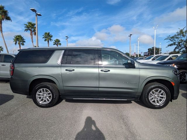 2023 Chevrolet Suburban LT