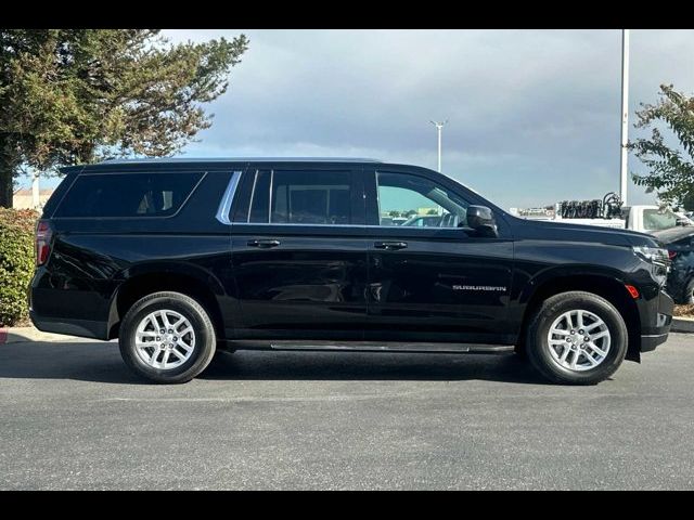 2023 Chevrolet Suburban LT