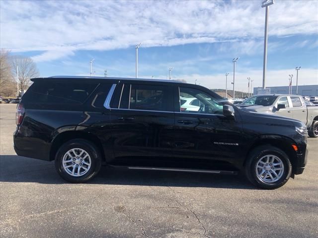 2023 Chevrolet Suburban LT