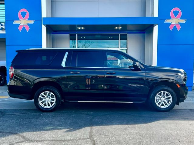 2023 Chevrolet Suburban LT