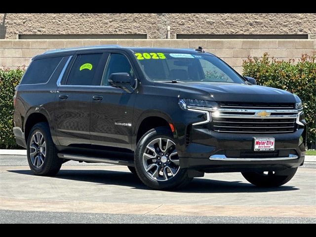 2023 Chevrolet Suburban LT