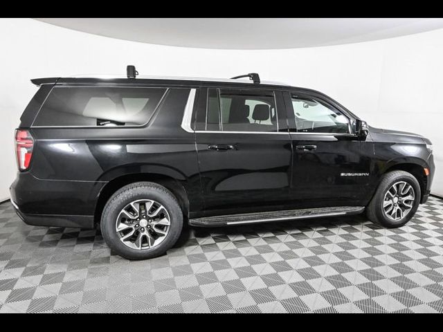 2023 Chevrolet Suburban LT