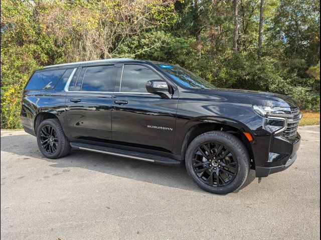 2023 Chevrolet Suburban LT