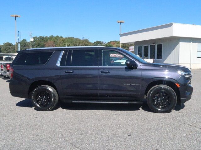 2023 Chevrolet Suburban LT