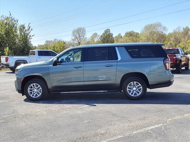 2023 Chevrolet Suburban LT