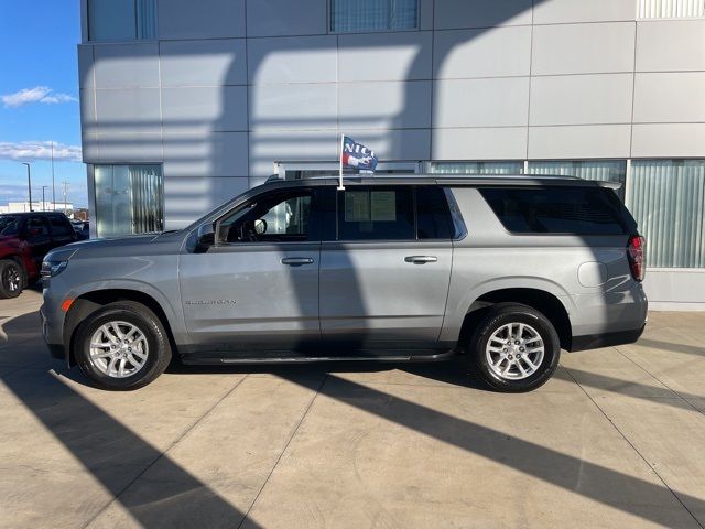 2023 Chevrolet Suburban LT