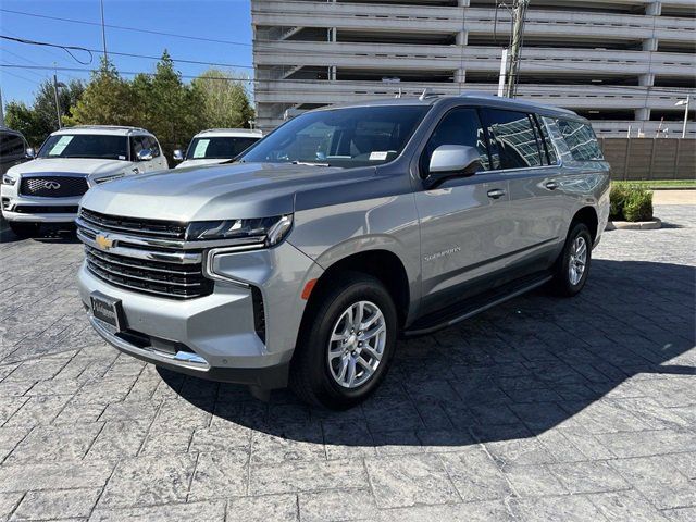 2023 Chevrolet Suburban LT