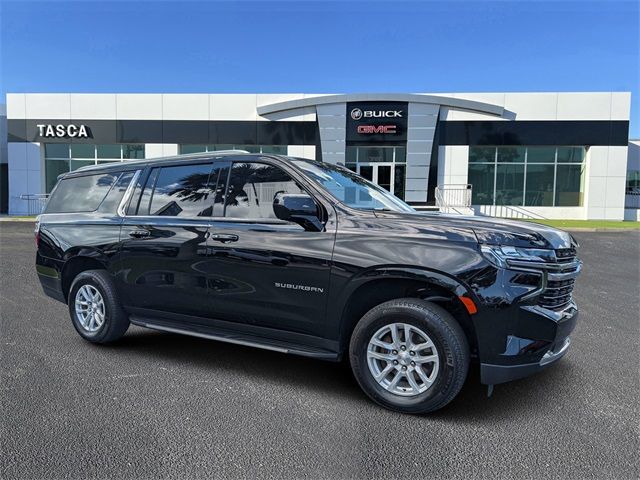 2023 Chevrolet Suburban LT