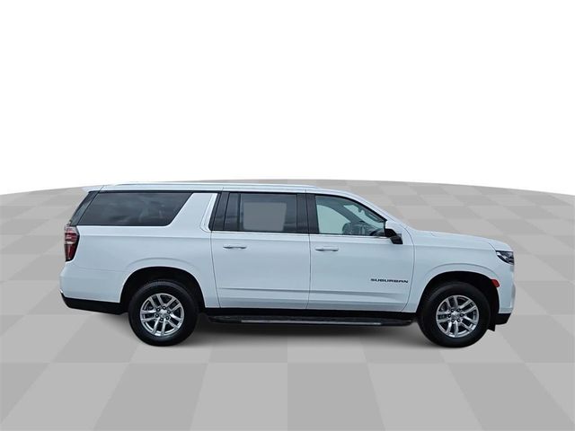 2023 Chevrolet Suburban LT