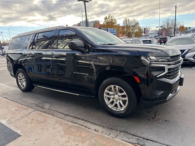 2023 Chevrolet Suburban LT