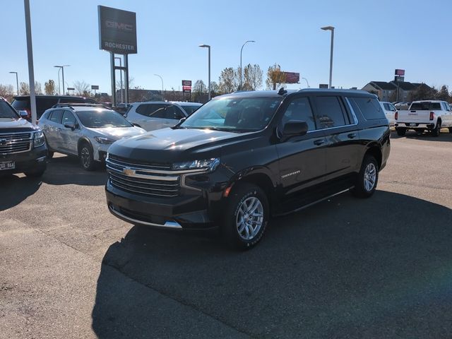 2023 Chevrolet Suburban LT