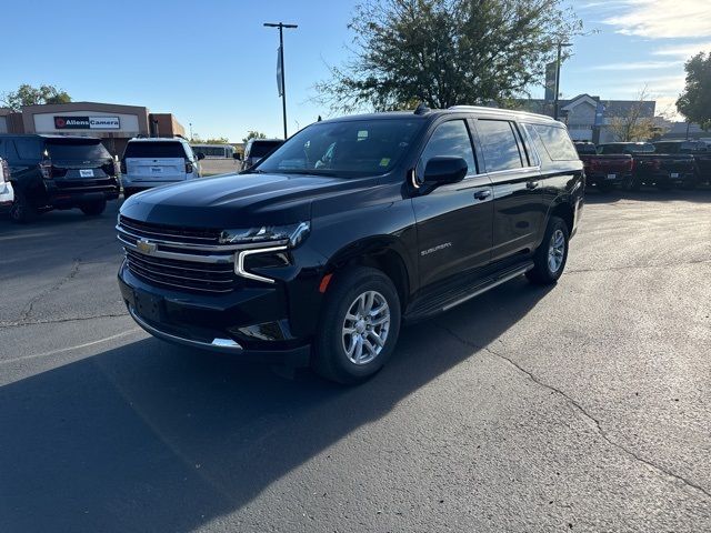 2023 Chevrolet Suburban LT