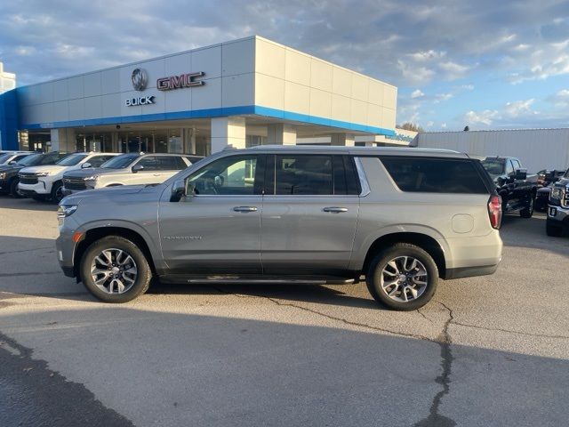 2023 Chevrolet Suburban LT