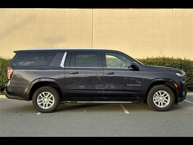 2023 Chevrolet Suburban LT