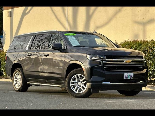 2023 Chevrolet Suburban LT