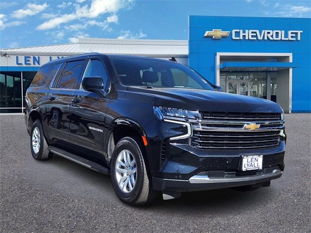 2023 Chevrolet Suburban LT