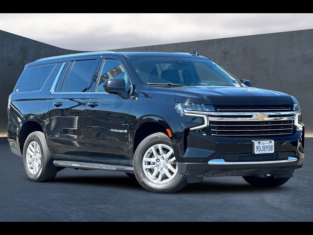 2023 Chevrolet Suburban LT