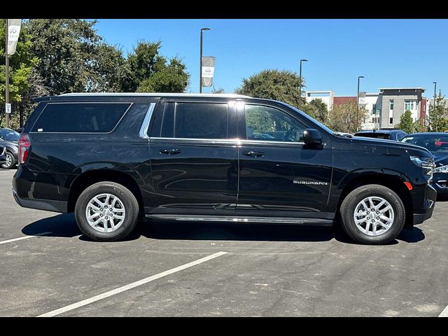 2023 Chevrolet Suburban LT