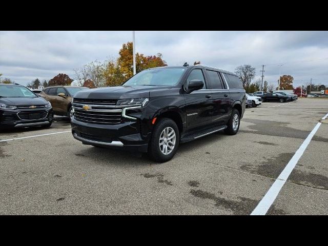 2023 Chevrolet Suburban LT