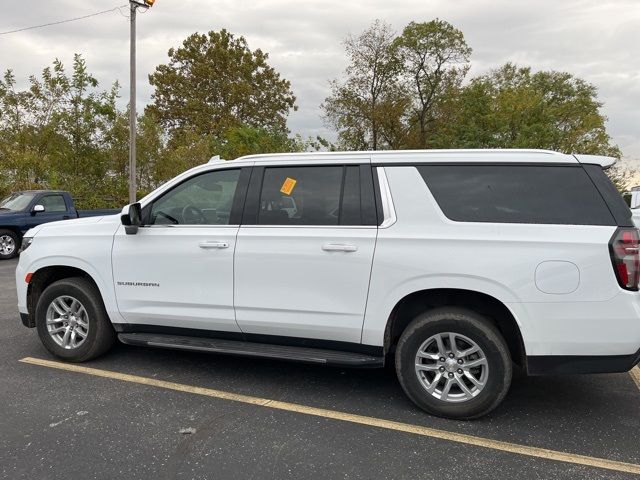 2023 Chevrolet Suburban LT