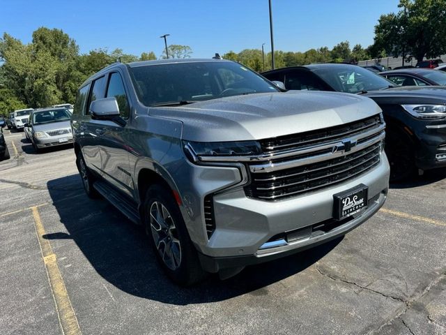 2023 Chevrolet Suburban LT