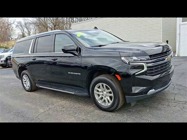 2023 Chevrolet Suburban LT