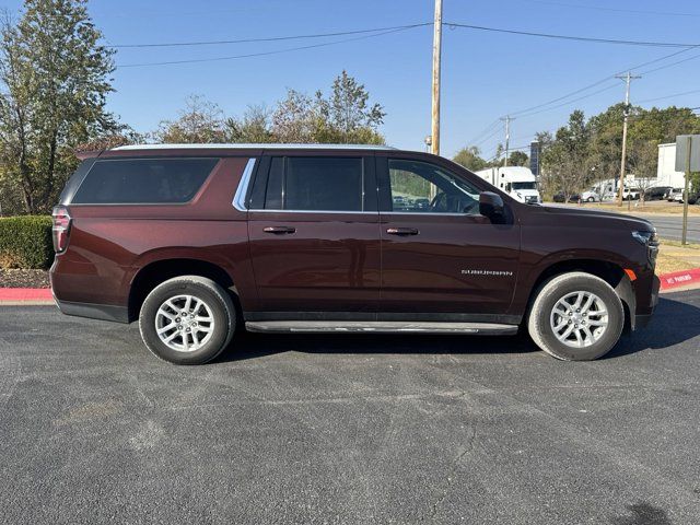 2023 Chevrolet Suburban LT