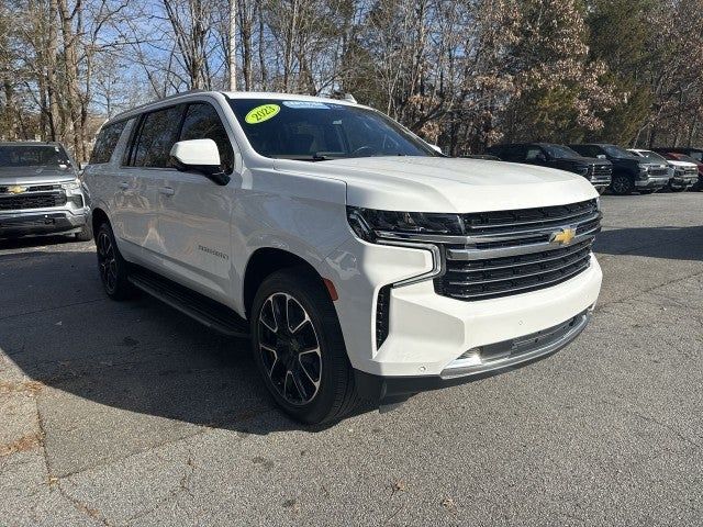 2023 Chevrolet Suburban LT