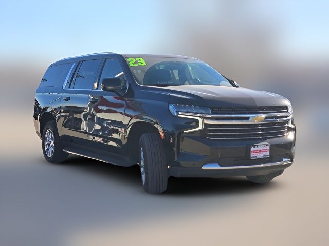 2023 Chevrolet Suburban LT